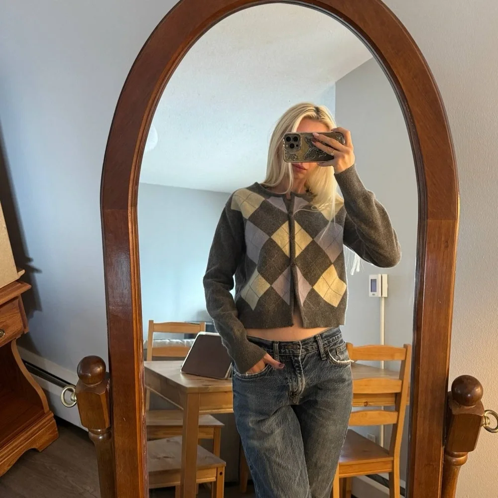 Have Argyle Knit Sweater in Gray and Cream - Picture 4 of 11